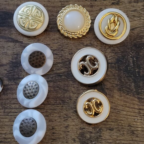 Button Assortment Gold White Mix Plastic Shank and Sew Through Mixed Lot of 26 - Picture 4 of 10